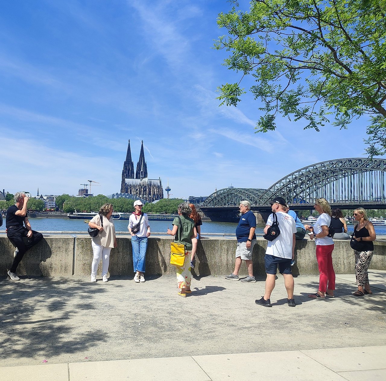 Stadtbesichtigung am Rhein